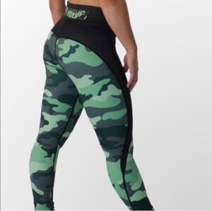Doyoueven Camo Workout Leggings S